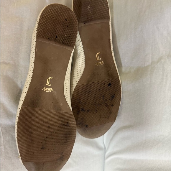 Juicy Couture Beige Flats with Gold Detailing - Picture 8 of 10